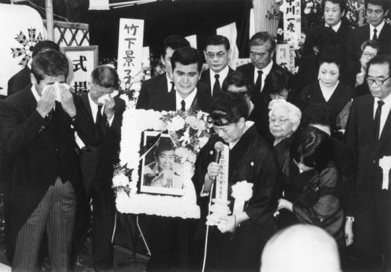 tang lễ tại nhật